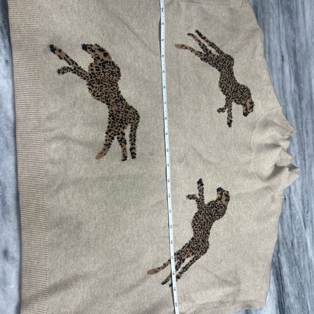 Women’s Entro Beige Cheetah Sweater size large - Picture 8 of 15
